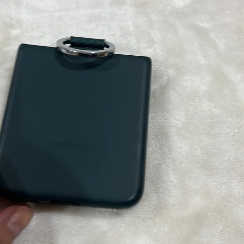 Cell phone new model samsung flip 4 , never used